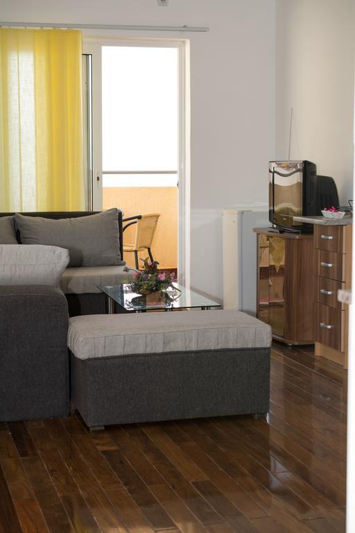 אוטייהא Apartments And Studios Anicic מראה חיצוני תמונה