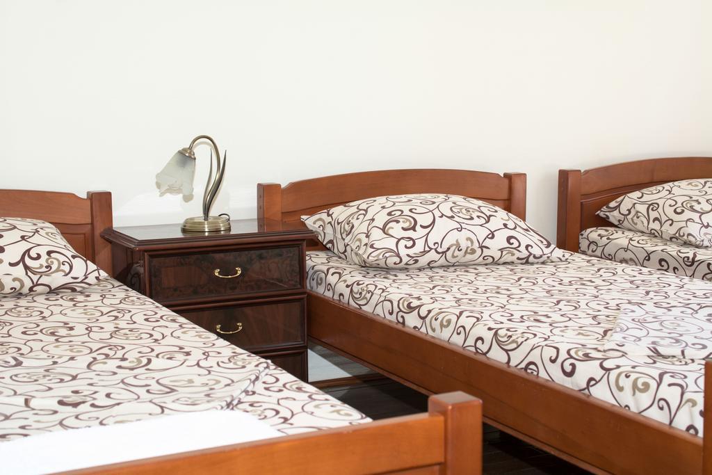 אוטייהא Apartments And Studios Anicic מראה חיצוני תמונה